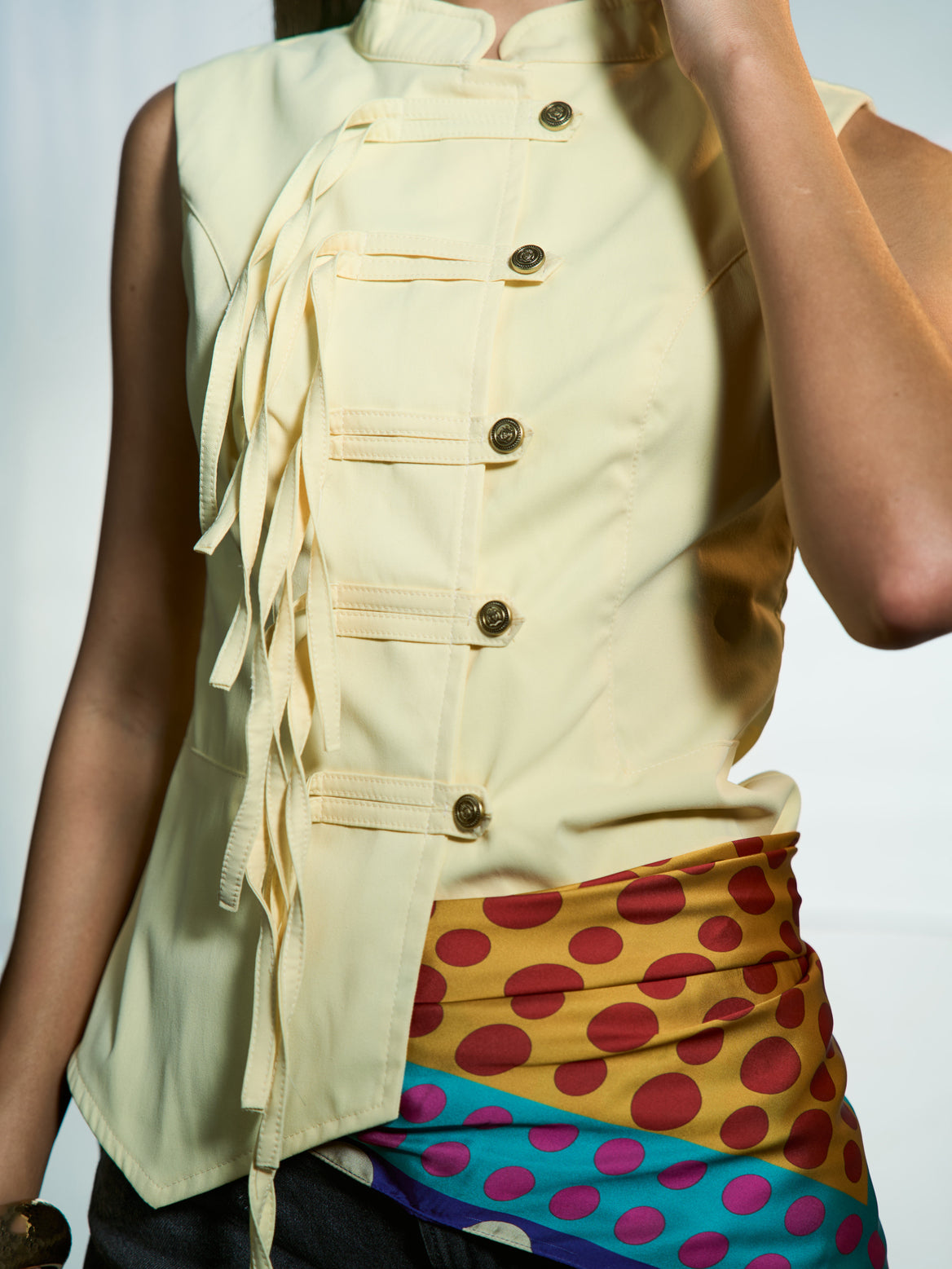 Butter yellow - Sculpted edge waistcoat